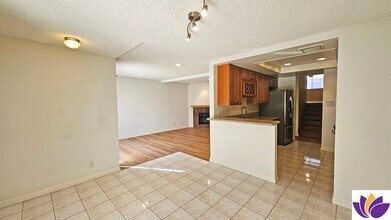 5800 Owensmouth Ave, Unit #13 in Woodland Hills, CA - Building Photo - Building Photo