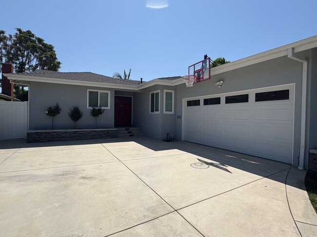 3470 Claremore Ave in Long Beach, CA - Building Photo - Building Photo