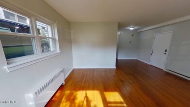 31 Parkwood St in Albany, NY - Foto de edificio - Building Photo