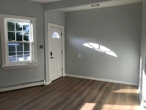 242 Sanford St in East Orange, NJ - Building Photo - Building Photo