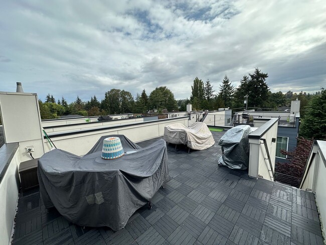9509 8th Ave NW in Seattle, WA - Building Photo - Building Photo