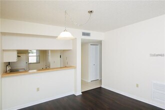 437 Cerromar Ln in Venice, FL - Building Photo - Building Photo