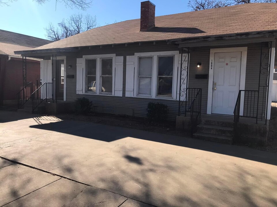 1604 Harrison St in Wichita Falls, TX - Building Photo