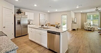 8029 Westwood Cir in Ocean Springs, MS - Building Photo