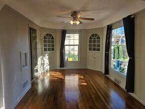 6613 N Amherst St in Portland, OR - Foto de edificio - Building Photo