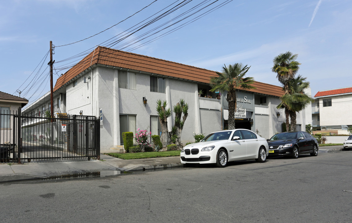 Casa del Sol South Apartments in Hawthorne, CA - Foto de edificio