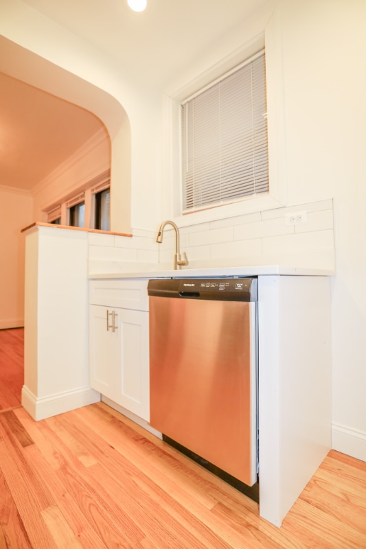 2217 W Montrose Ave in Chicago, IL - Building Photo - Building Photo