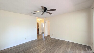 1025 Revere Dr in Pensacola, FL - Building Photo - Building Photo