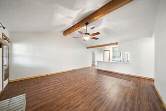 10011 Blue Bird St in La Porte, TX - Building Photo - Building Photo