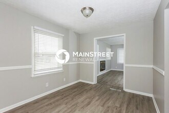 7706 Poinsettia Dr in Louisville, KY - Building Photo - Building Photo