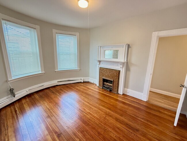 11 Linden St, Unit 2 in Boston, MA - Foto de edificio - Building Photo