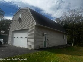 53 Stay Rd in Saugerties, NY - Building Photo