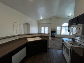 1557 Rusty Ridge Ln, Unit 1557 in Henderson, NV - Building Photo - Building Photo