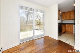 18 Old Young St in East Hampton, CT - Building Photo - Building Photo