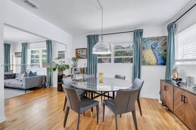 261 NW 50th St in Miami, FL - Building Photo - Building Photo