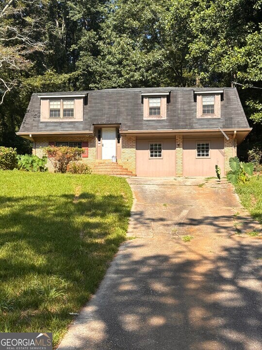 1414 Honeysuckle Dr NW in Conyers, GA - Building Photo