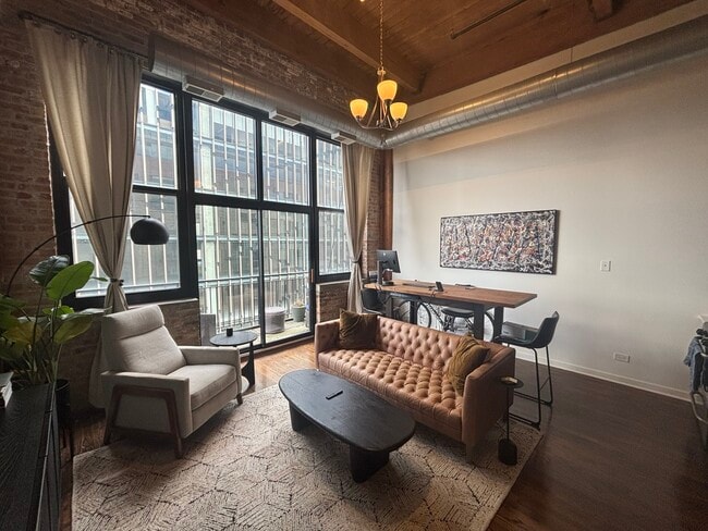 215 N Aberdeen St in Chicago, IL - Building Photo - Building Photo