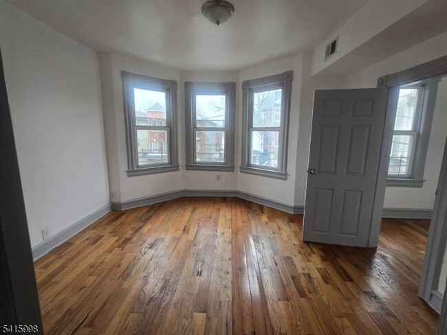 102 South St in Newark, NJ - Building Photo - Building Photo