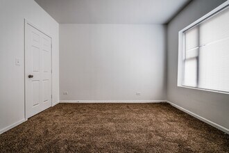 7300 S Yates Blvd 2347-59 E 73rd Chicago, IL 60649 in Chicago, IL - Foto de edificio - Building Photo