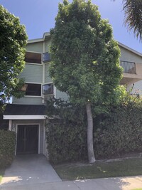 1410 Coronado Ave in Long Beach, CA - Foto de edificio - Building Photo