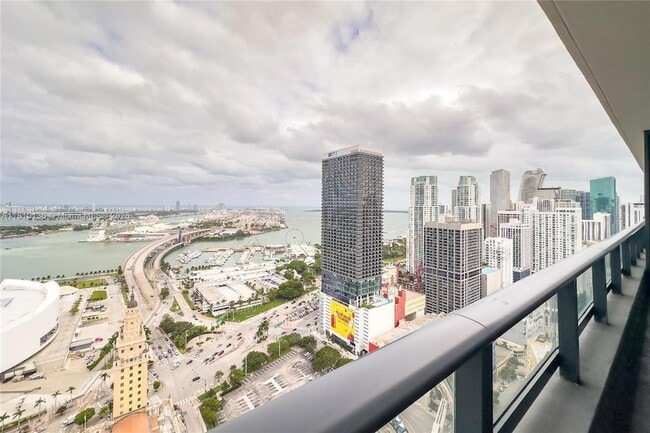 159 NE 6th St, Unit 3615 in Miami, FL - Building Photo - Building Photo