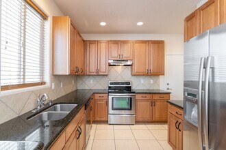 4528 Santa Elena St in Santa Fe, NM - Building Photo - Building Photo