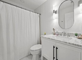 288 Madison Dr in Naples, FL - Building Photo