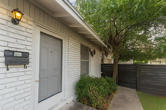 507 Bellevue Pl in Austin, TX - Building Photo - Building Photo
