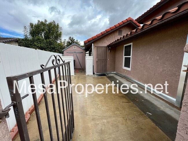 property at 3929 Rancho Del Oro Dr