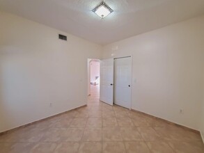 8510 NW 141st Ln in Miami Lakes, FL - Building Photo - Building Photo