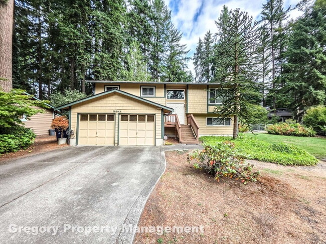 19044 NE 165th Pl in Woodinville, WA - Foto de edificio - Building Photo