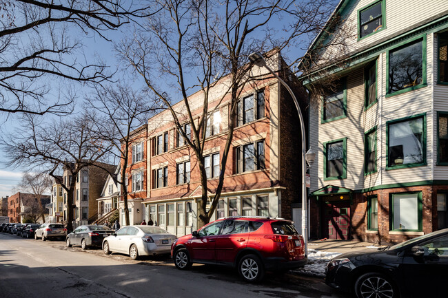 1020 W Roscoe St in Chicago, IL - Foto de edificio - Building Photo