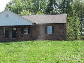 174 Glen-Gar Dr in Lincolnton, NC - Building Photo - Building Photo