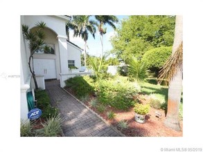 4821 SW 34th Terrace-Unit -4821 in Fort Lauderdale, FL - Foto de edificio - Building Photo