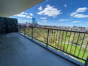 151 Tremont St, Unit 18M in Boston, MA - Building Photo - Building Photo