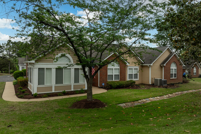 The Oaks at Schilling Farms in Collierville, TN - Building Photo - Building Photo