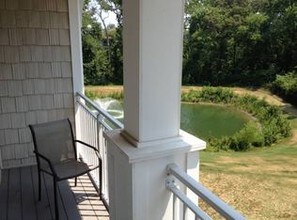 932 Southmoor Dr, Unit 208 in Virginia Beach, VA - Building Photo - Building Photo