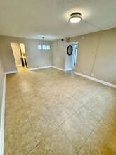 10008 Twin Lakes Dr in Coral Springs, FL - Building Photo - Building Photo