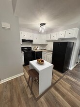 Colonial Court Apartments in Buffalo, NY - Building Photo - Building Photo