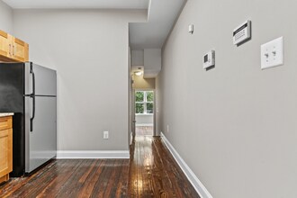 3830 Baring St in Philadelphia, PA - Foto de edificio - Building Photo