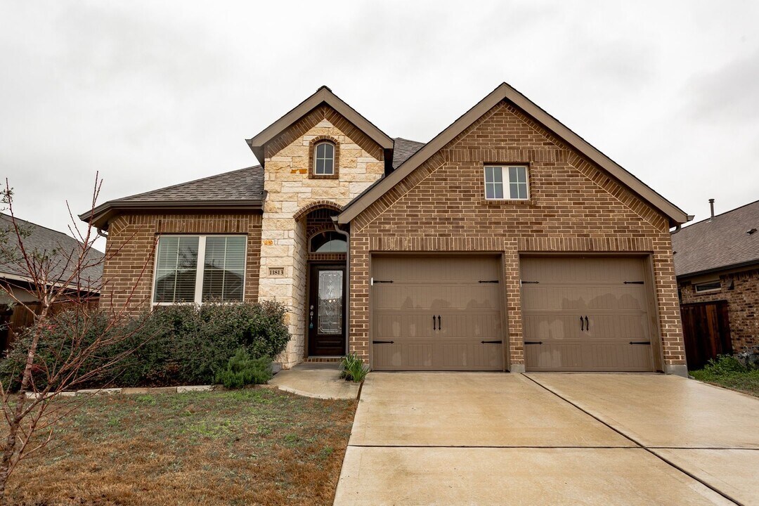 11813 Pine Mist Ct in Manor, TX - Building Photo