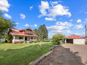 62596 OR-82 in La Grande, OR - Building Photo - Building Photo