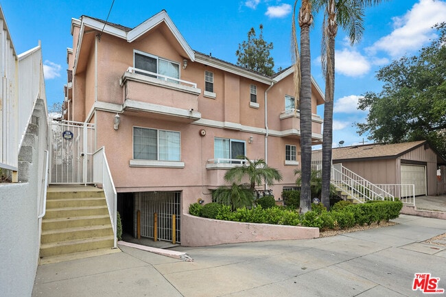 10128 Hillhaven Ave in Los Angeles, CA - Building Photo - Building Photo