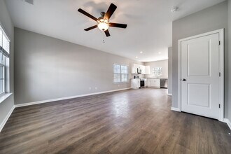 348 Kristen Ct in Columbia, TN - Foto de edificio - Building Photo