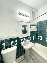 426 W Huisache Ave, Unit Apartment in San Antonio, TX - Building Photo - Building Photo