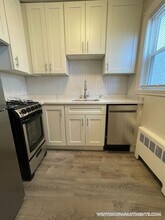 90 Winthrop Shore Dr in Winthrop, MA - Building Photo - Building Photo