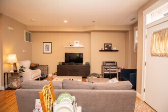 244 Market St, Unit A in Boston, MA - Foto de edificio - Building Photo