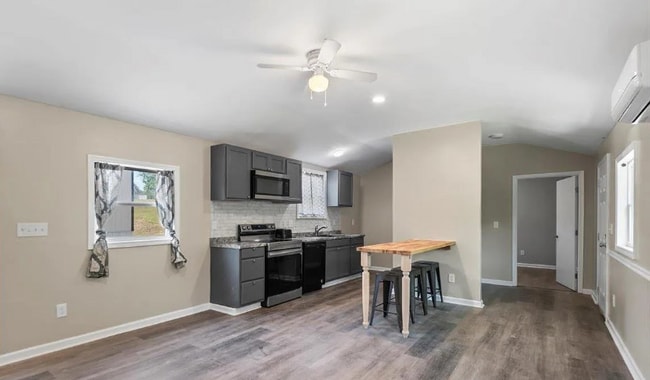 16672 Gabriel Way in Athens, AL - Foto de edificio - Building Photo