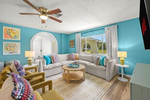 1319 Saddle Ct in Palm Harbor, FL - Building Photo