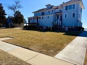 66 Compo Mill Cove in Westport, CT - Foto de edificio - Building Photo